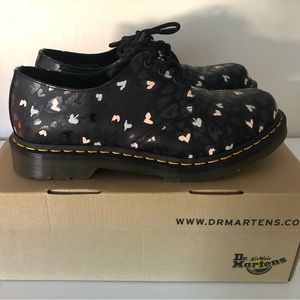 NWOT Dr. Martens Leather Wild Heart Printed Oxford Shoes